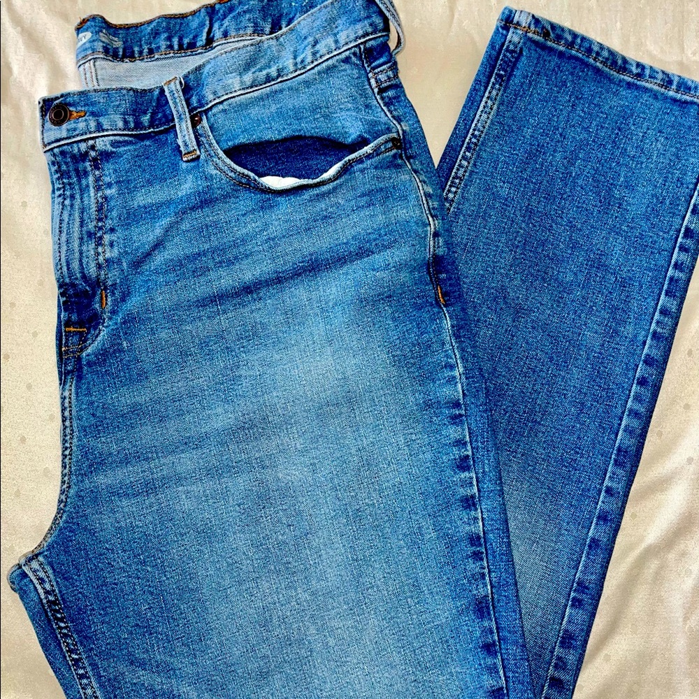 NWOT~Old Navy Athletic built in flex size 40/32